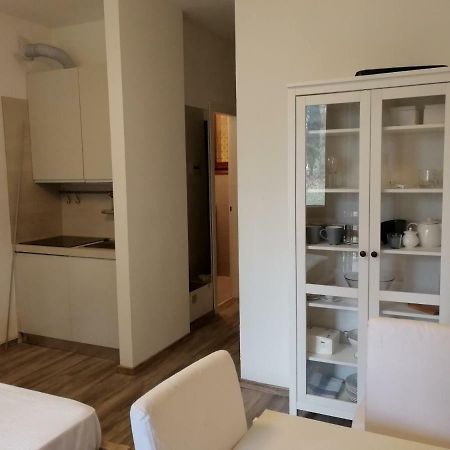 Bianca Studio Guanzate Luaran gambar